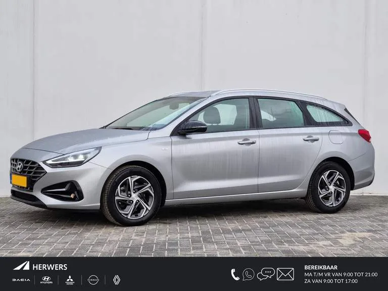 Hyundai i30 (2023) — foto 1
