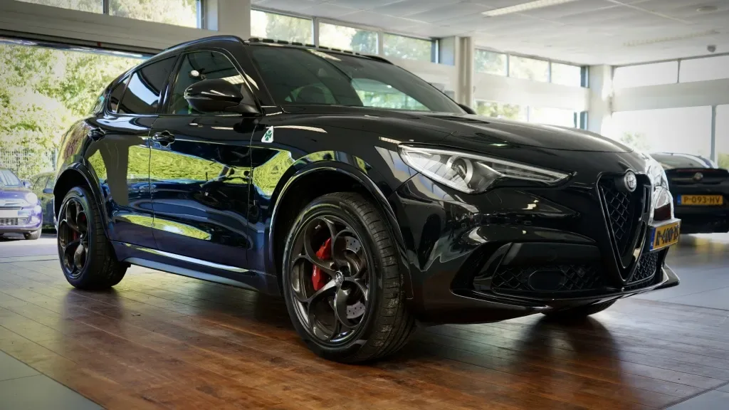 Alfa Romeo Stelvio (2018) — foto 1