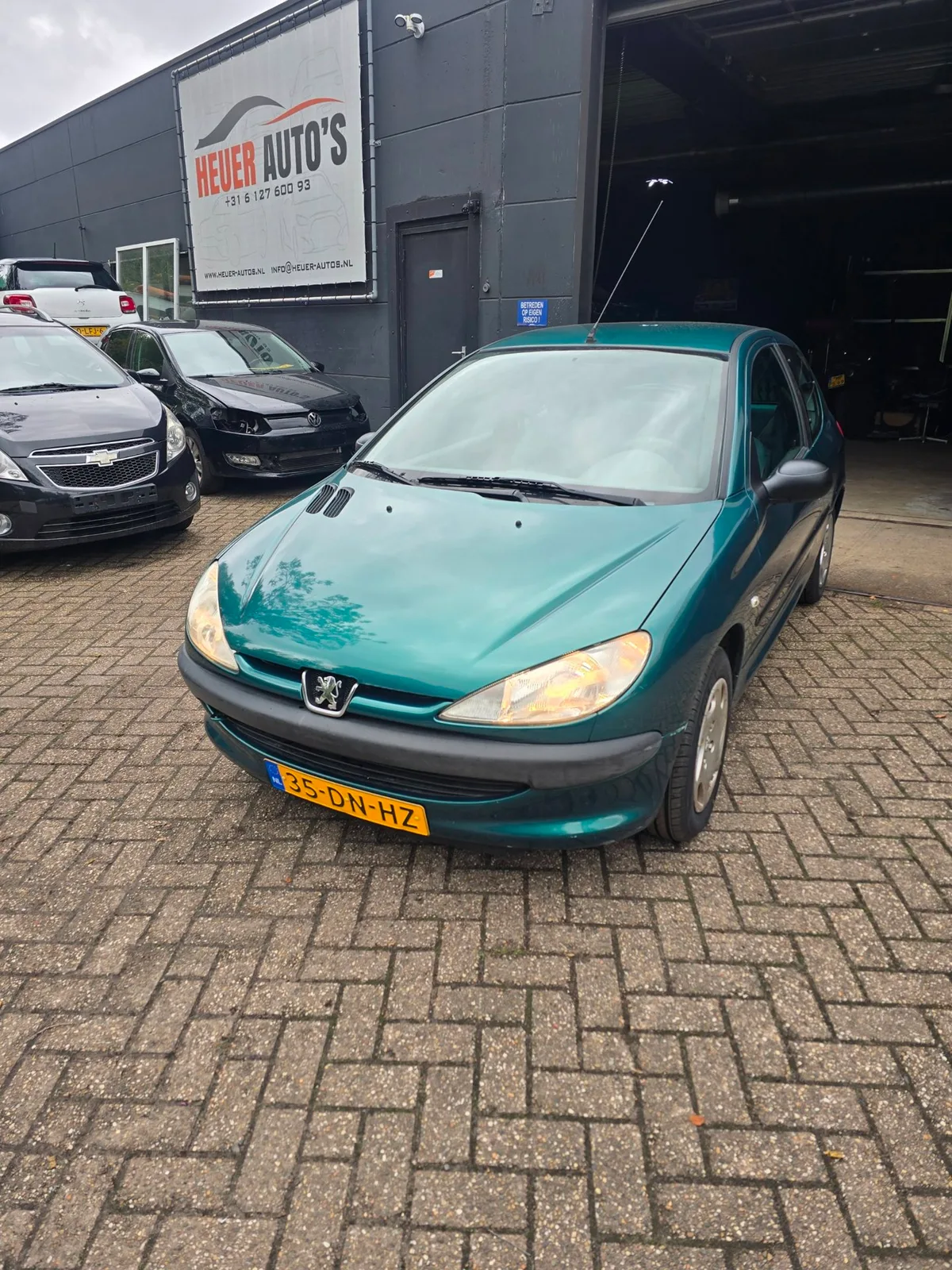 Peugeot 206 (1999) — foto 1