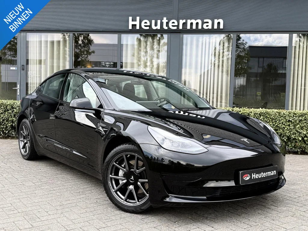 Tesla Model 3 (2022) — foto 1