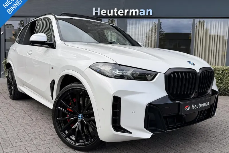 BMW X5 (2023)