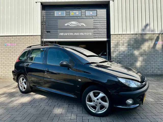 Peugeot 206 (2005) — foto 1