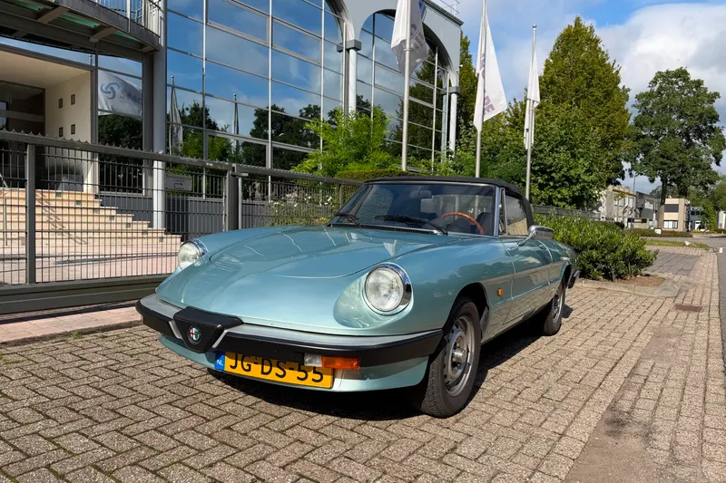 Alfa Romeo Spider (1985)