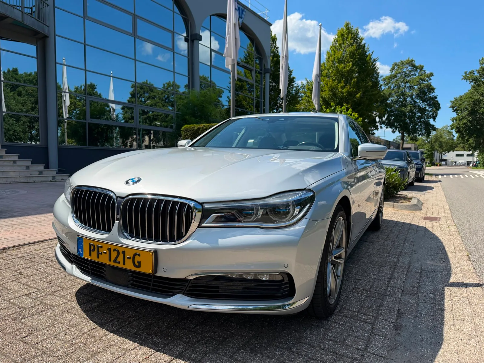 BMW 7-Serie (2016) — foto 1