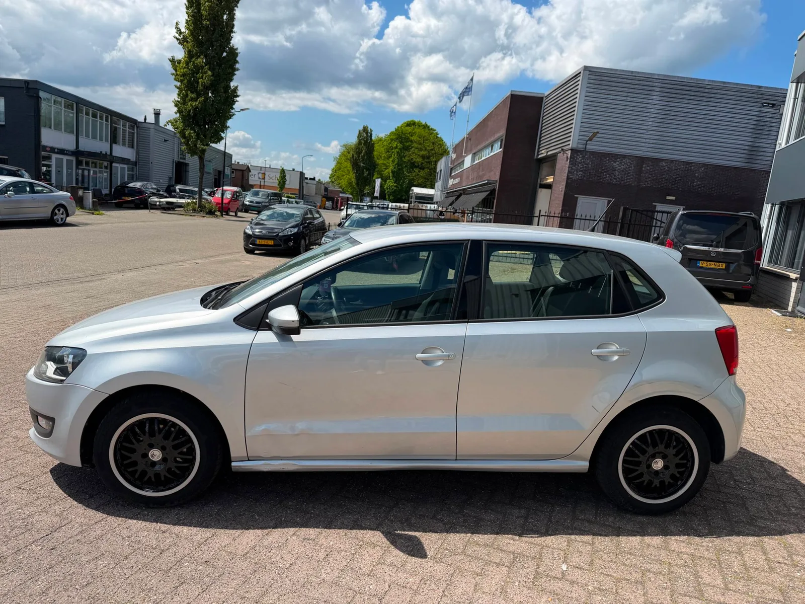 Volkswagen Polo (2013) — foto 1