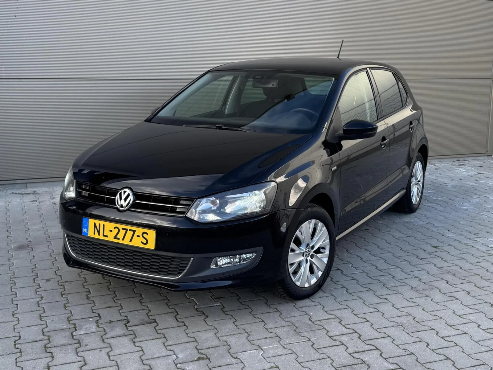 Volkswagen Polo (2013) — foto 1