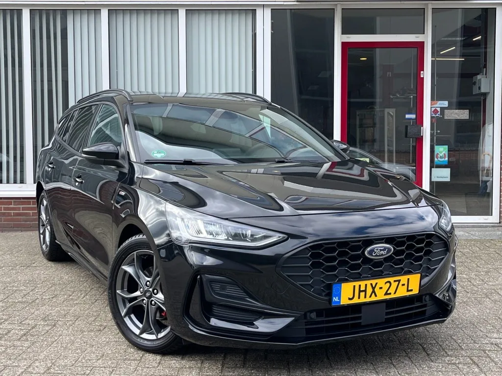Ford Focus (2022) — foto 1