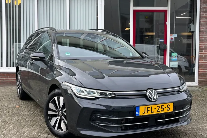 Volkswagen Golf (2024)