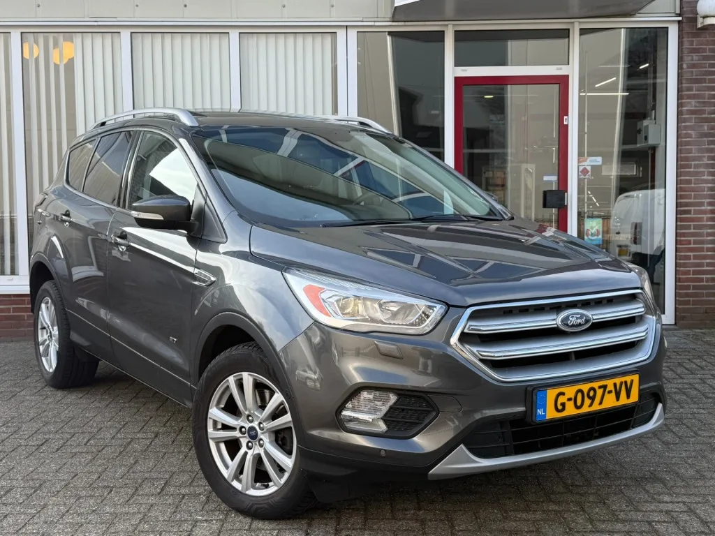 Ford Kuga (2017) — foto 1