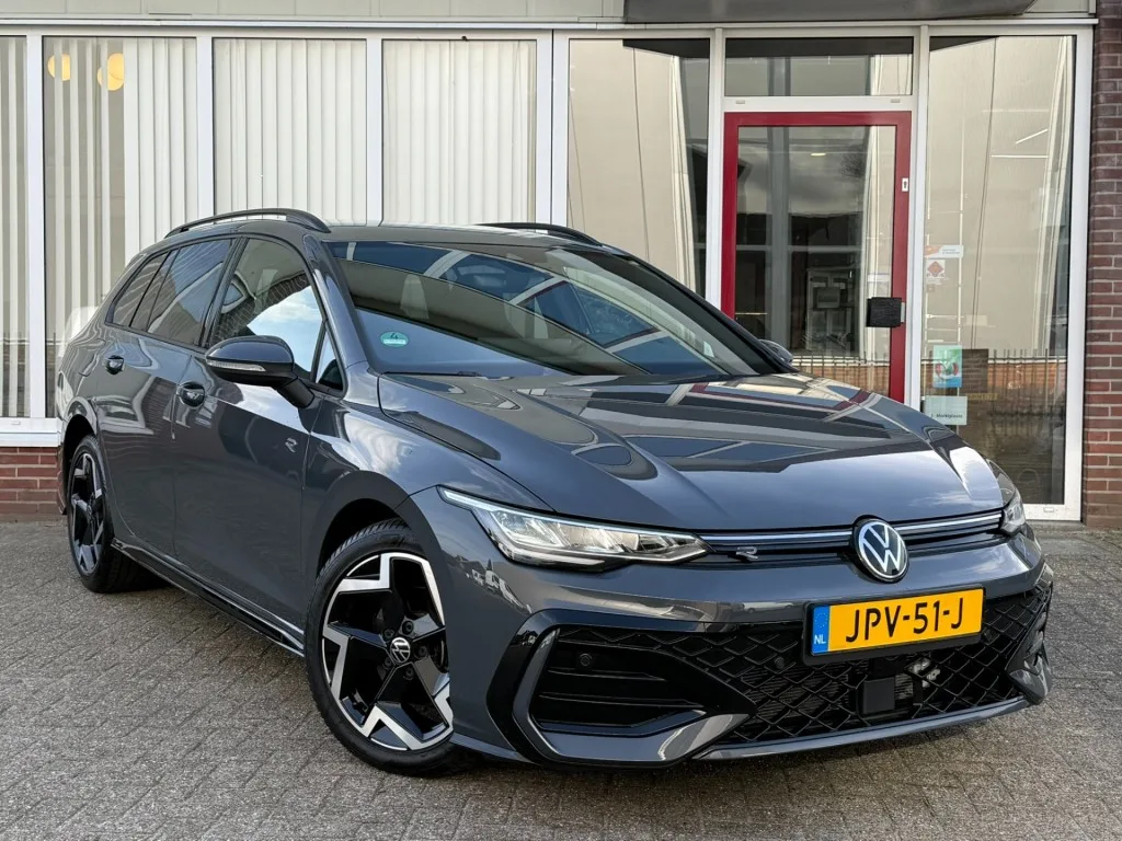 Volkswagen Golf (2025) — foto 1