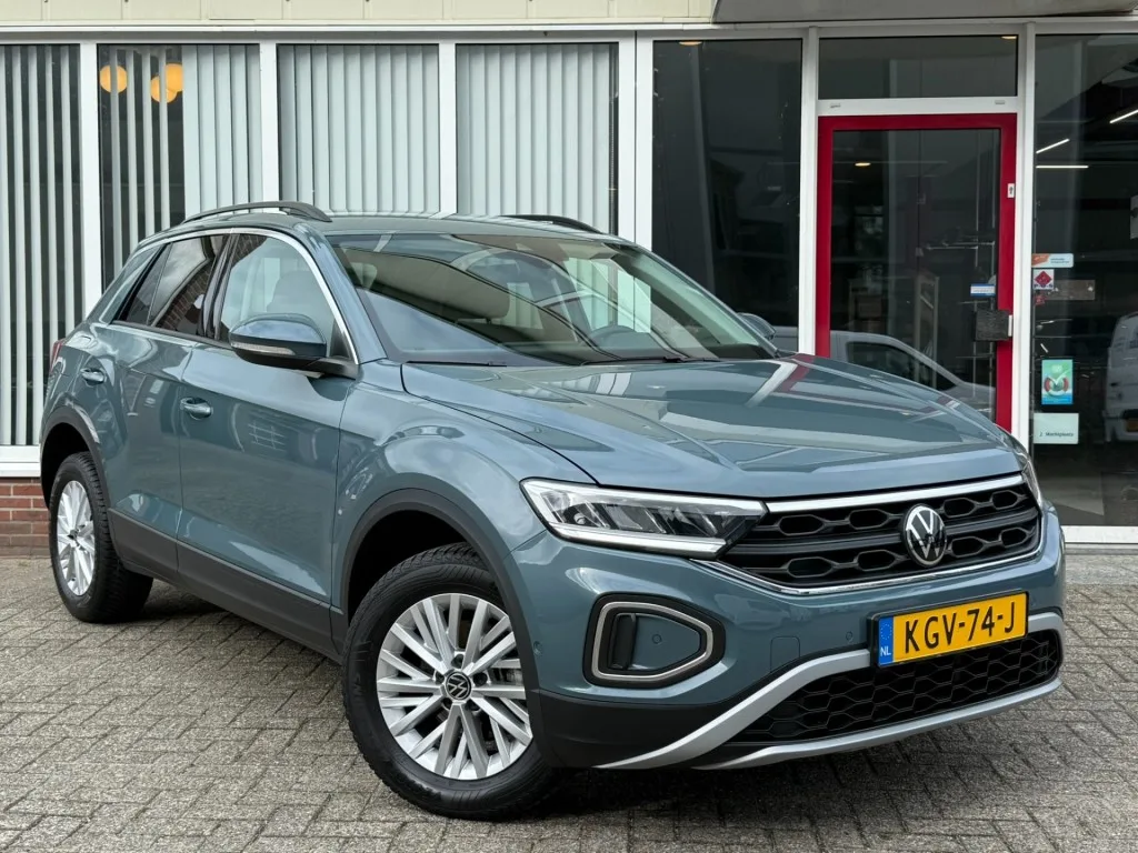 Volkswagen T-Roc (2022) — foto 1