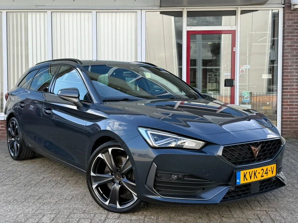 CUPRA Leon Sportstourer (2023) — foto 1