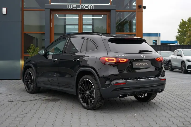 Mercedes-Benz GLA (2022)
