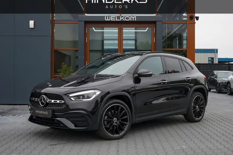 Mercedes-Benz GLA (2022)