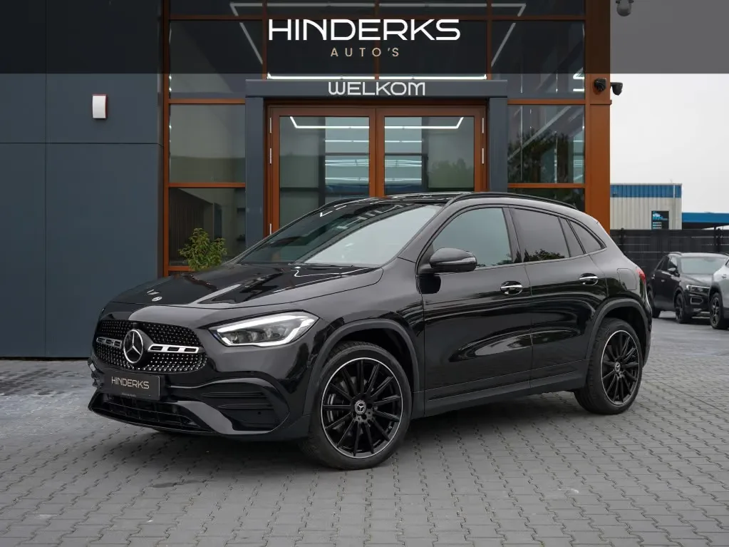 Mercedes-Benz GLA (2022) — foto 1