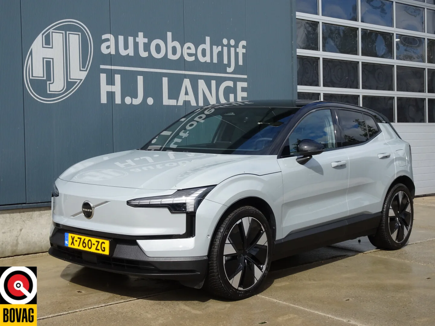 Volvo EX30 (2024) — foto 1