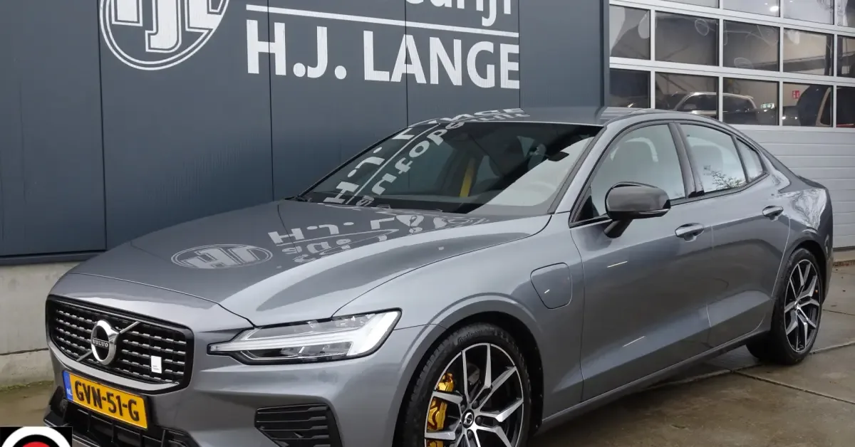 Volvo S60 (2021) — foto 1