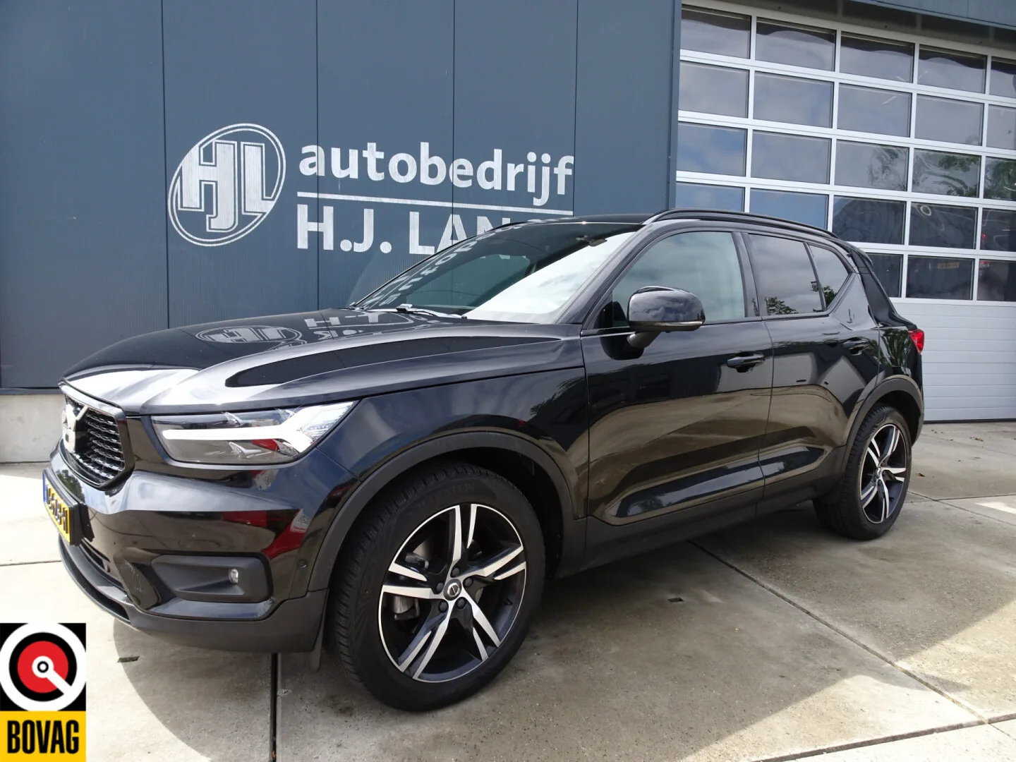 Volvo XC40 (2018) — foto 1