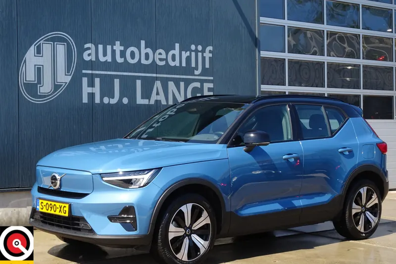 Volvo XC40 (2023)