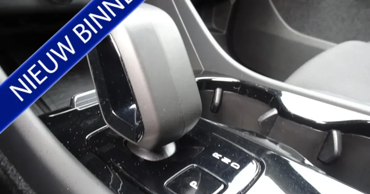 Volvo XC40 (2024) — foto 1