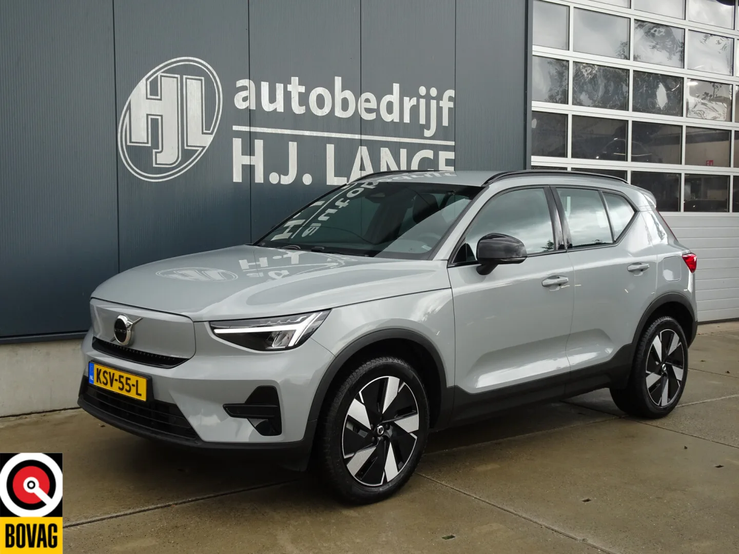 Volvo XC40 (2024) — foto 1