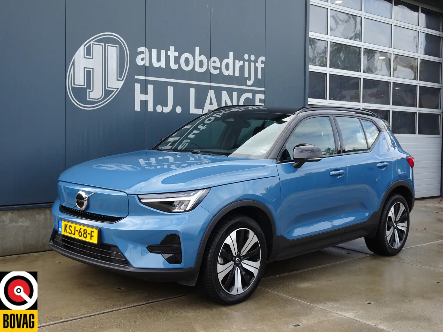 Volvo XC40 (2023) — foto 1