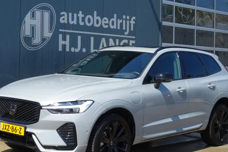 Volvo XC60 (2025)