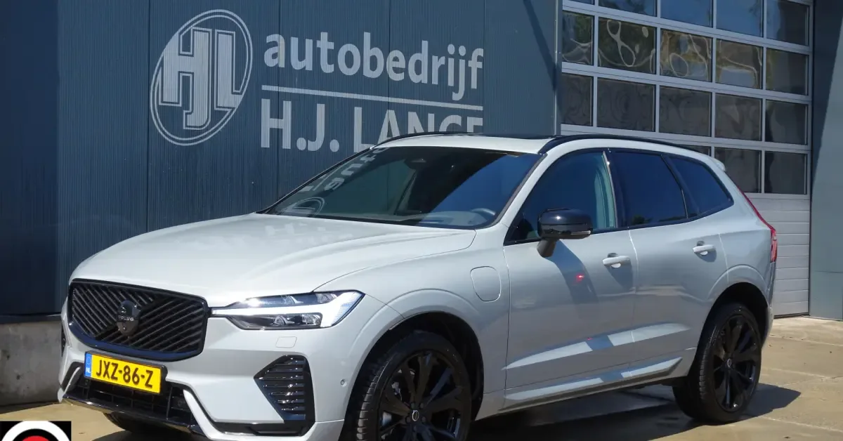 Volvo XC60 (2025) — foto 1