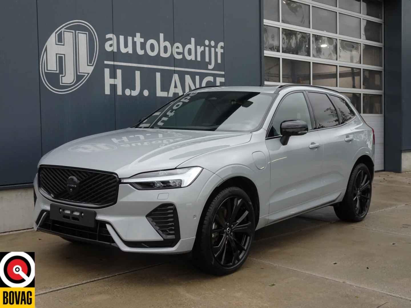Volvo XC60 (2025) — foto 1