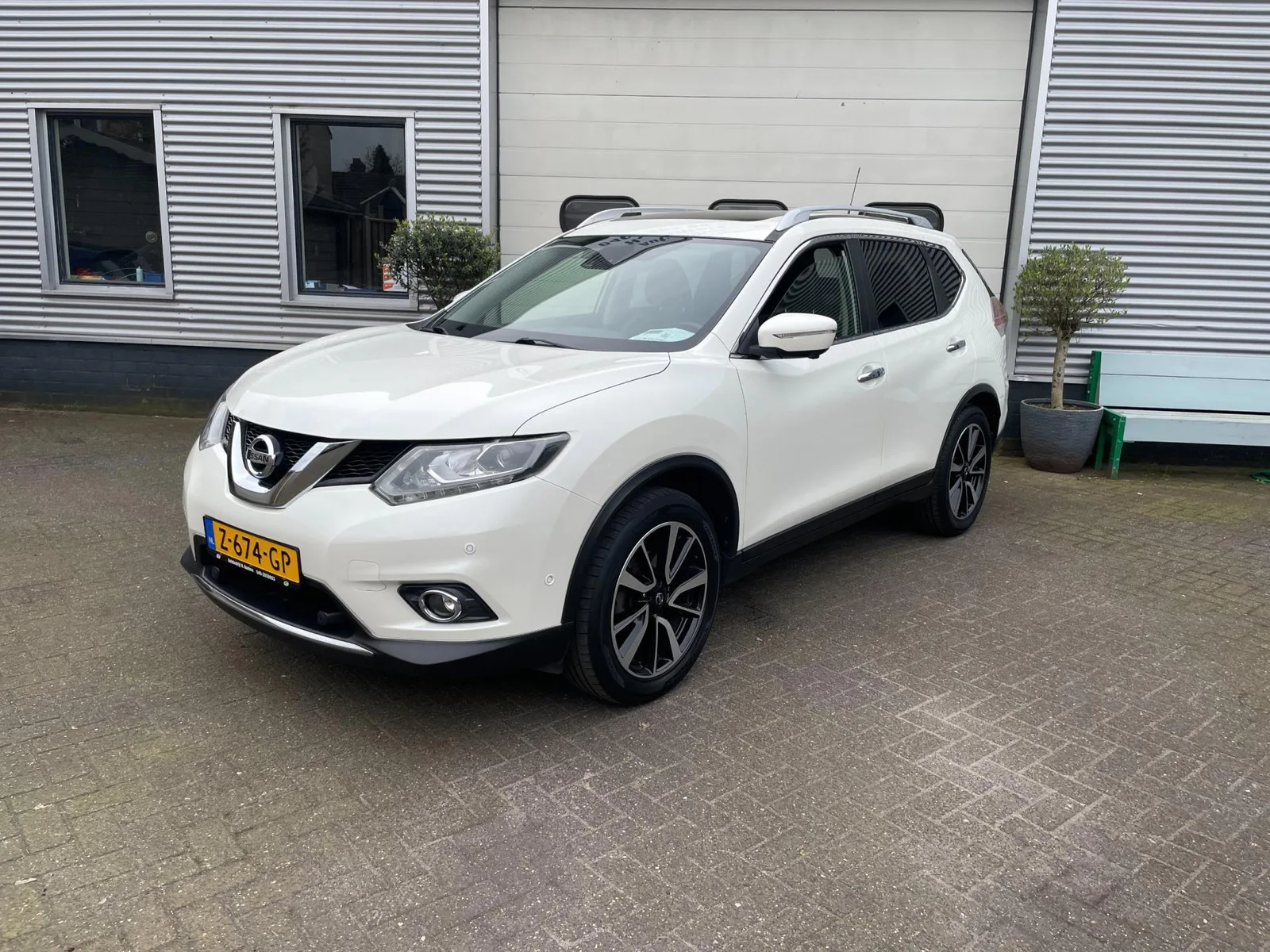 Nissan X-Trail (2017) — foto 1