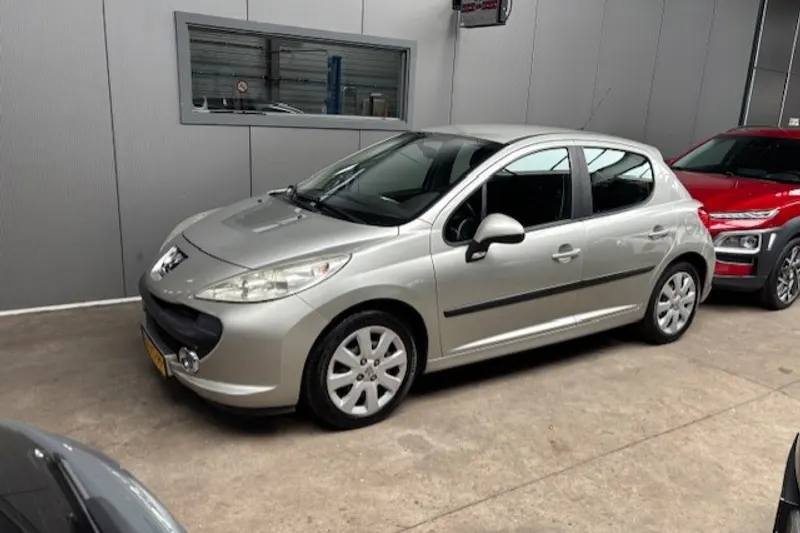 Peugeot 207 (2007)