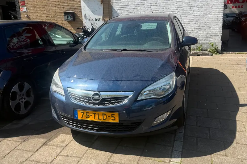 Opel Astra (2012)