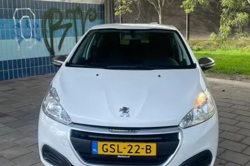 Peugeot 208 (2018)