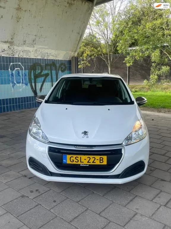 Peugeot 208 (2018) — foto 1