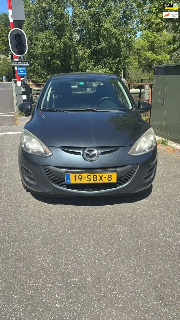 Mazda 2 (2011) — foto 1