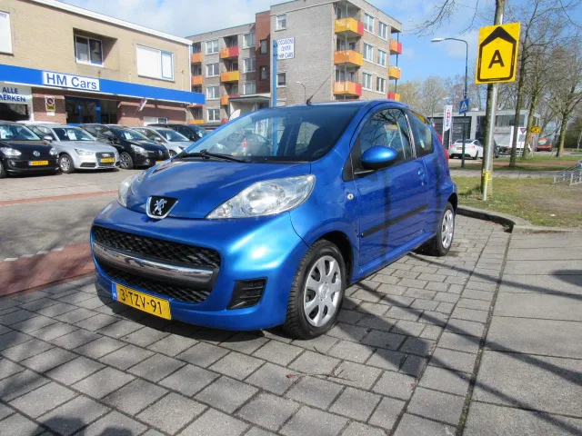 Peugeot 107 (2011) — foto 1