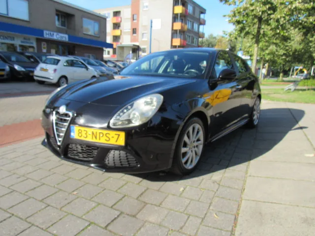 Alfa Romeo Giulietta (2010) — foto 1