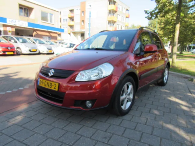 Suzuki SX4 (2008) — foto 1