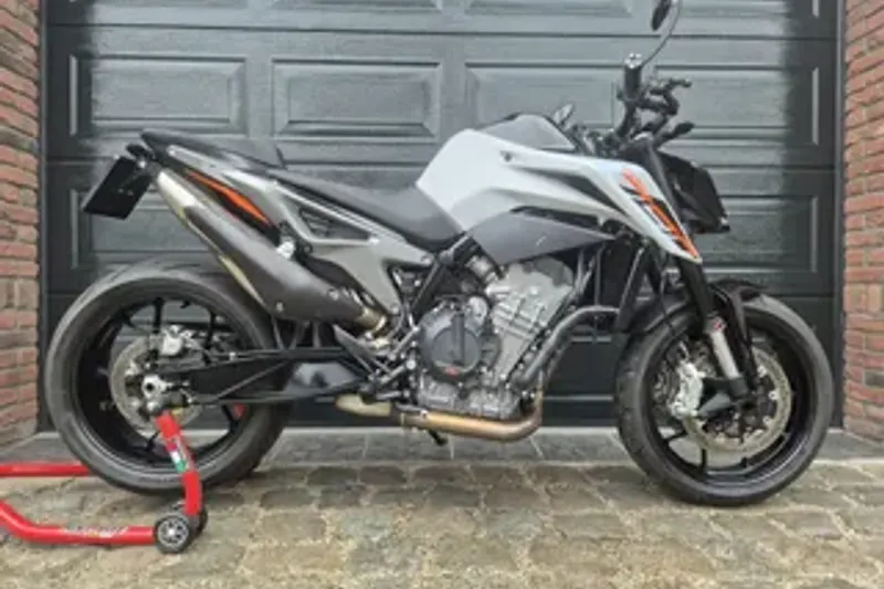 KTM 790 Duke (2023)