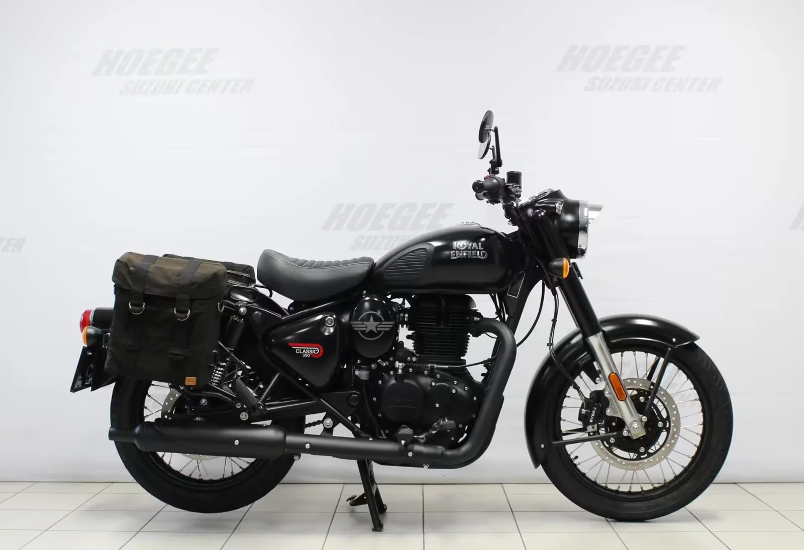 Royal-Enfield CLASSIC (2024) — foto 1