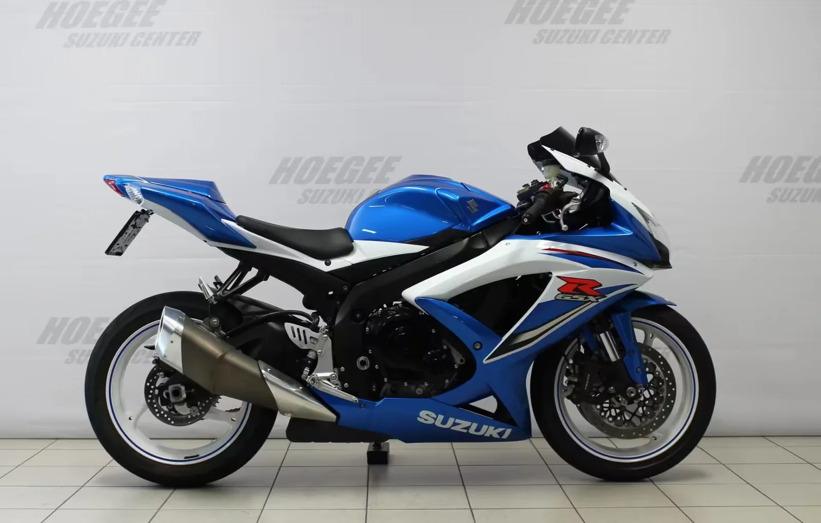Suzuki GSX-R750 (2010) — foto 1