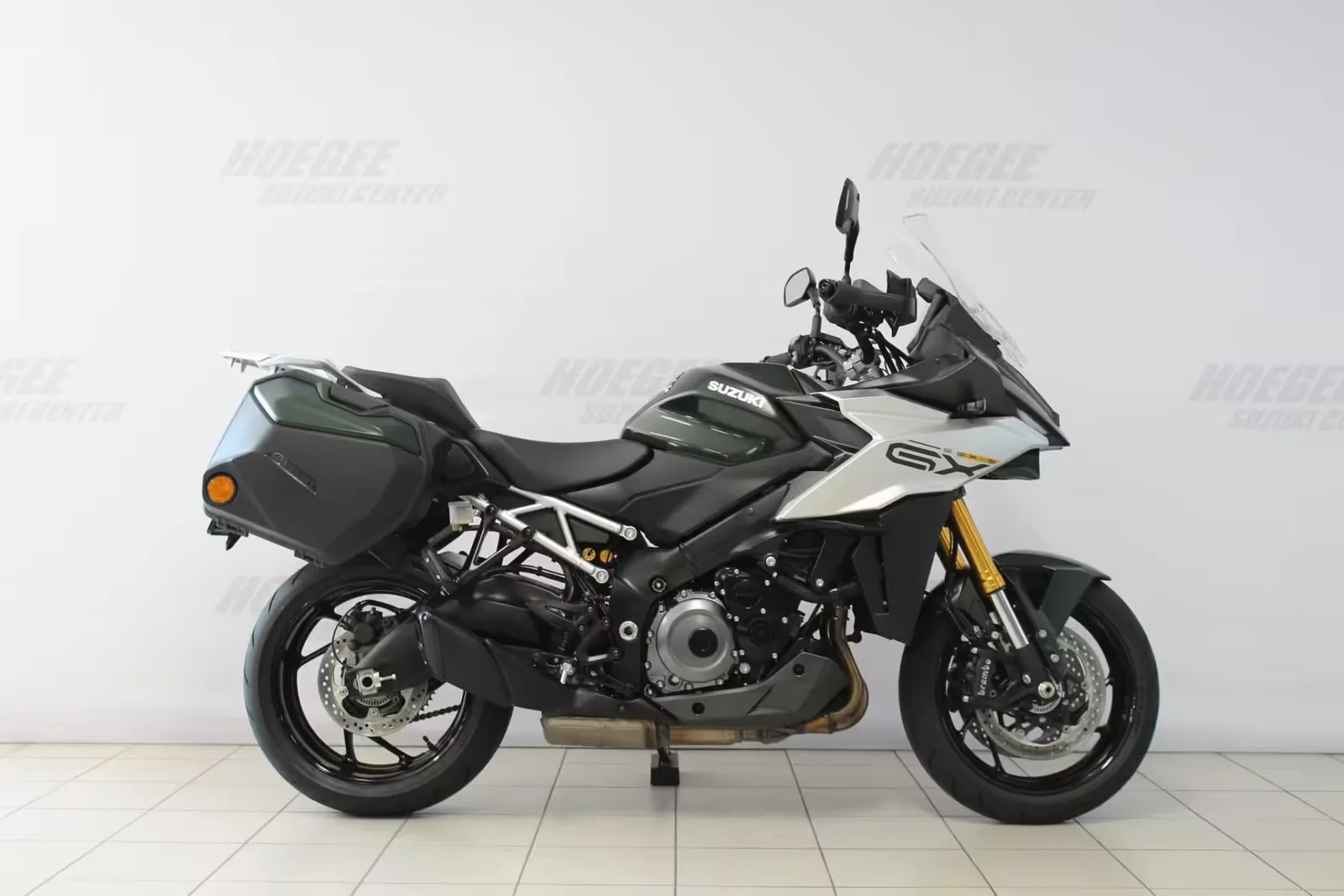 Suzuki GSX-S1000GX (2024) — foto 1