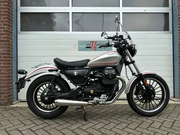 Moto Guzzi V9 (2016) — foto 1