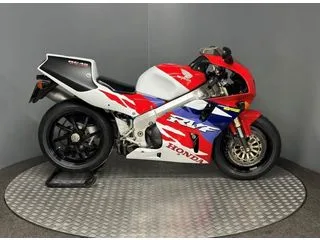 Honda RVF RC 45 (1994) — foto 1