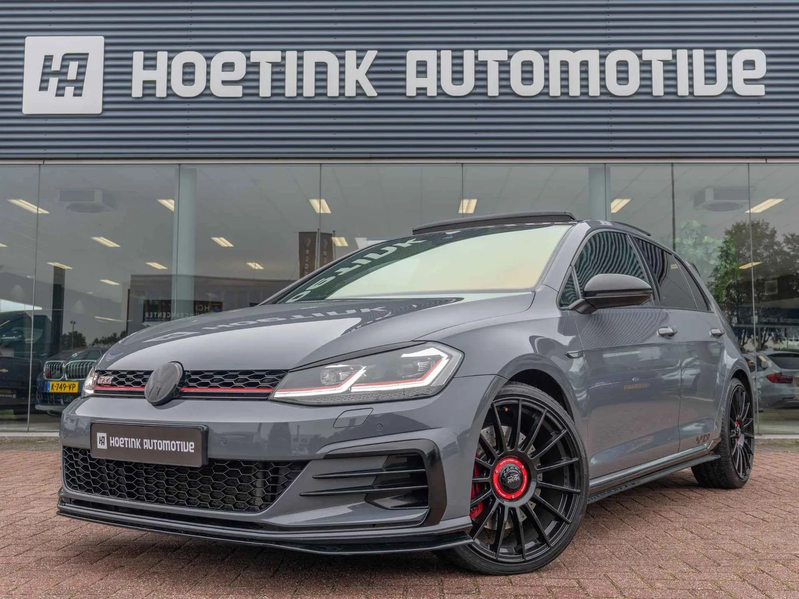 Volkswagen Golf (2019) — foto 1
