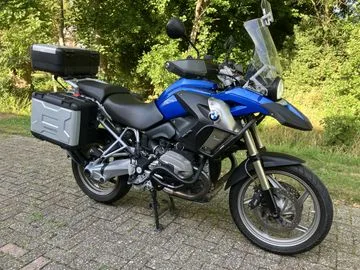 BMW R (2011) — foto 1