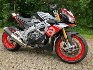 Aprilia Tuono V4 1100 FACTORY (2016) — foto 1
