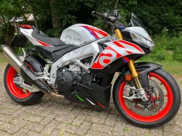 Aprilia Tuono V4 1100 FACTORY (2023) — foto 1