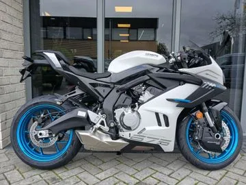 CFMoto 675 SR-R (2026) — foto 1