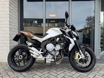 MV Agusta Brutale 675 (2012) — foto 1